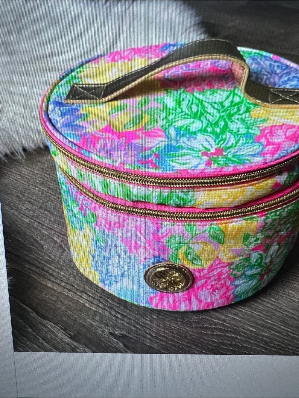 NWT Lilly Pulitzer Round Cosmetic Case Multi Bright Delight Patch Print